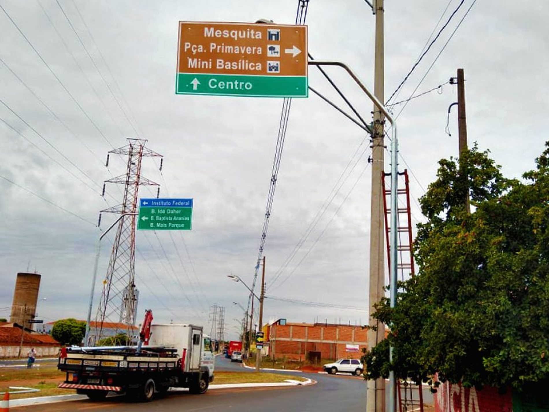BARRETOS: Cidade ganha novas placas indicativas
