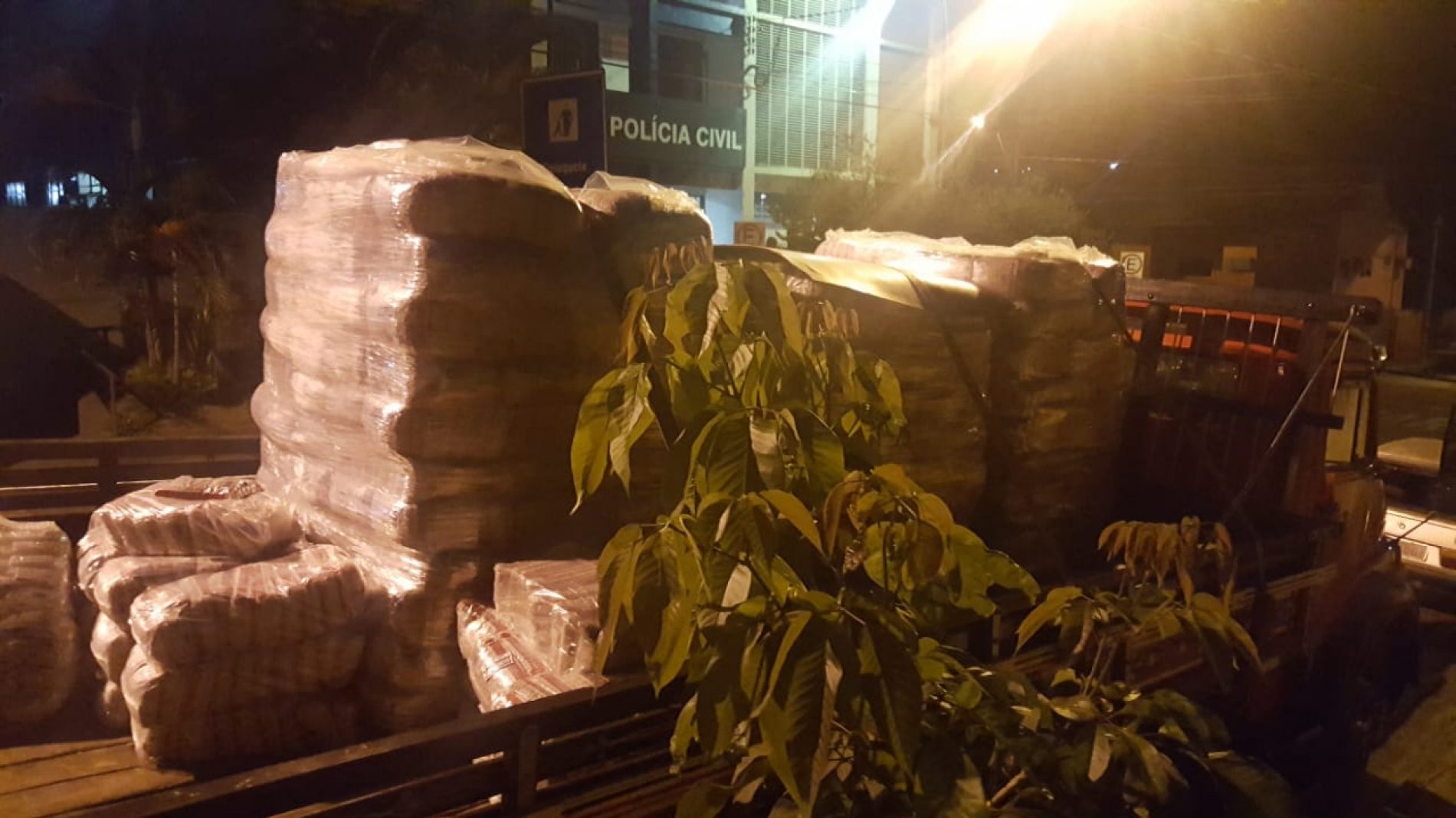 BARRETOS: Comerciante é preso e Policia Militar localiza e apreende carga de feijão furtado