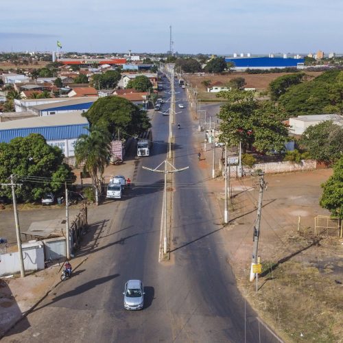BARRETOS: Seis postes de iluminação da Avenida Rio Dalva são substituídos