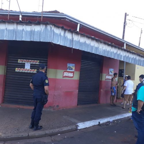 BARRETOS: Prefeitura lacra e multa bares no final de semana