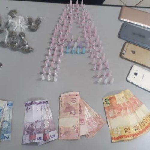 BARRETOS: Polícia Militar apreende cinco menores manipulando drogas em residência no Derby Clube