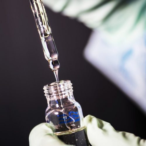 Rússia anuncia que aprovará registro de vacina para Covid-19 já em agosto, mesmo antes de teste em larga escala