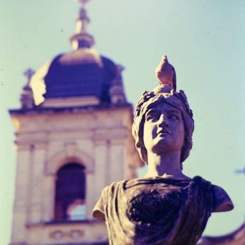 BARRETOS: Busto histórico está sendo restaurado pela Prefeitura