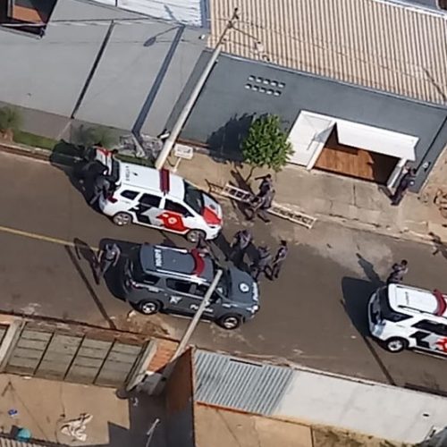REGIÃO: Adolescentes furtam carro e são detidos após perseguição policial