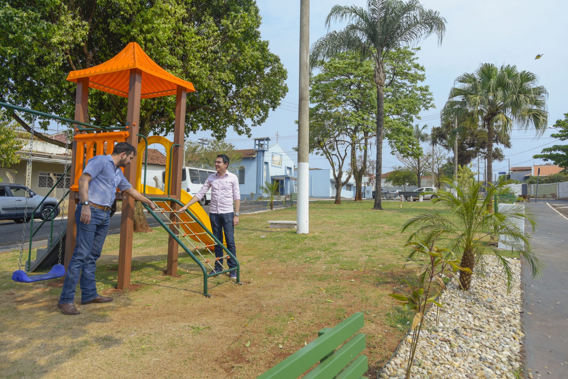 BARRETOS: Prefeitura entrega obras em Praça e novo espaço de lazer para dois bairros