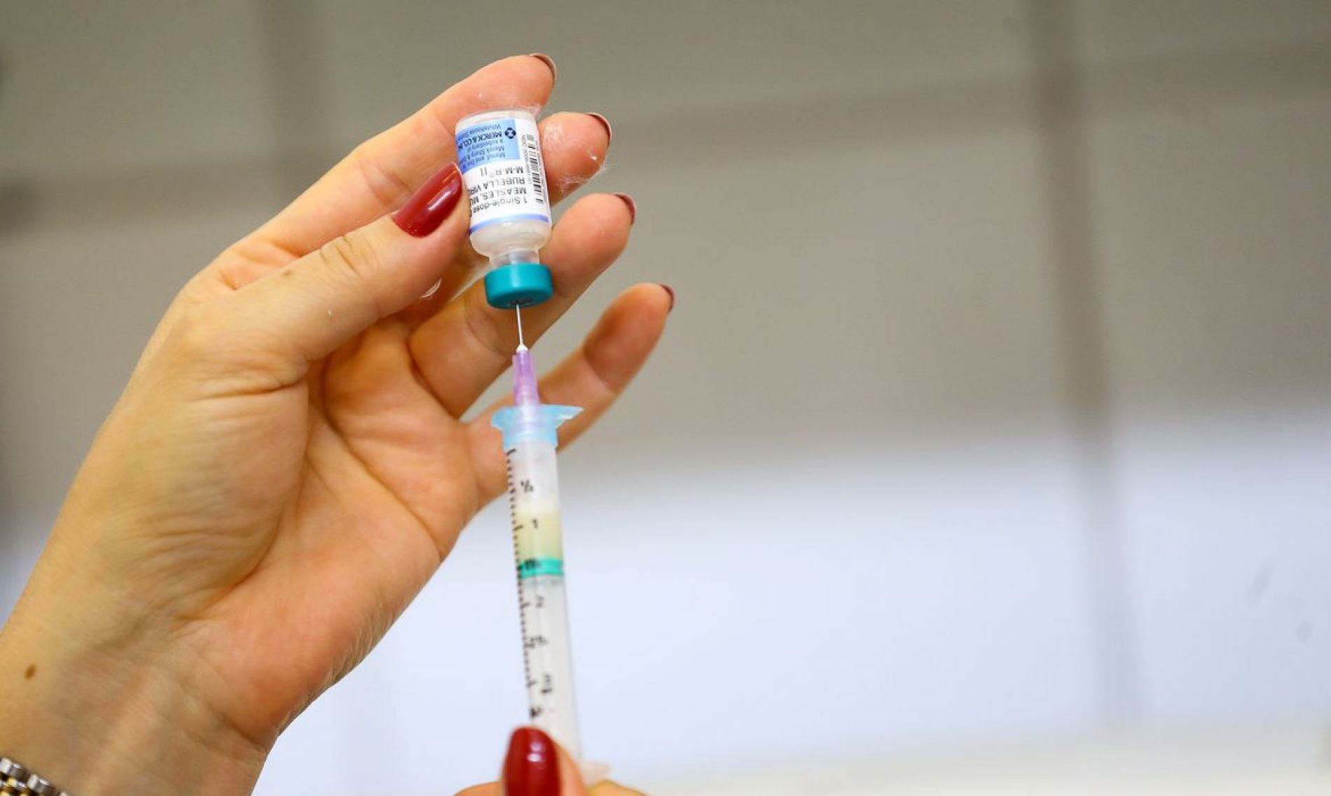 Bolsonaro sanciona lei que permite Brasil adquirir vacinas do consórcio Covax Facility