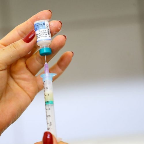 Bolsonaro sanciona lei que permite Brasil adquirir vacinas do consórcio Covax Facility