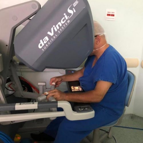 Novembro Azul: câncer de próstata lidera cirurgias robóticas em hospital da região