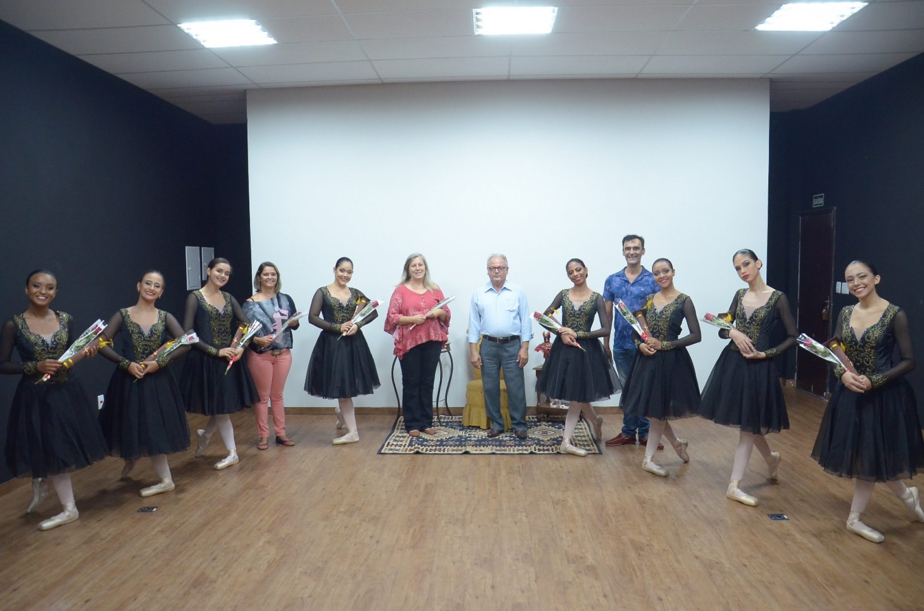 BARRETOS: CEMART forma primeira do curso de Danças Clássicas de sua escola de formação