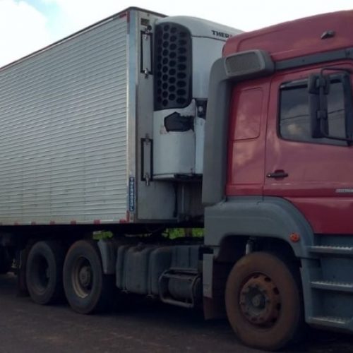 REGIÃO: Após denúncia, dupla é presa suspeita de furtar caminhão