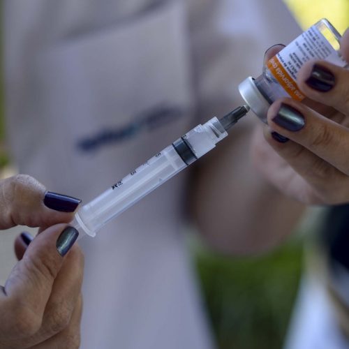 BARRETOS: Pessoas com 67 anos recebem primeira dose de vacina na quarta (14)