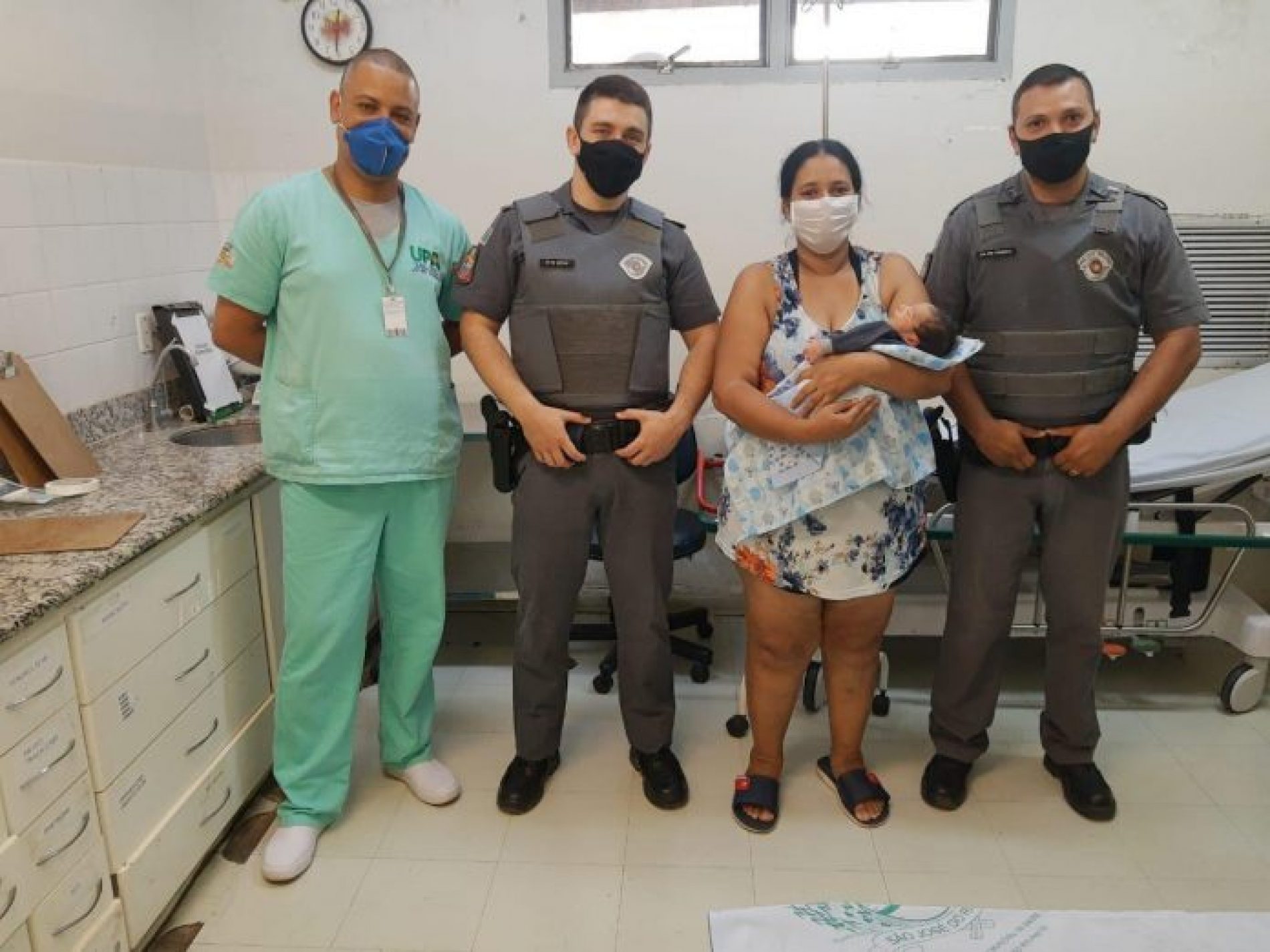 REGIÃO: Policiais militares salvam bebê de apenas 10 dias engasgado