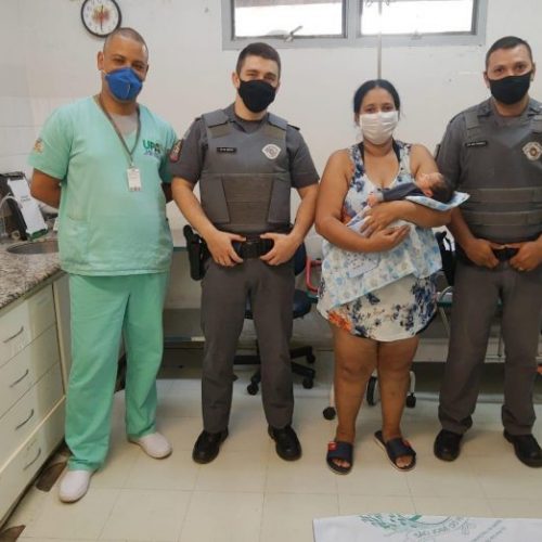 REGIÃO: Policiais militares salvam bebê de apenas 10 dias engasgado