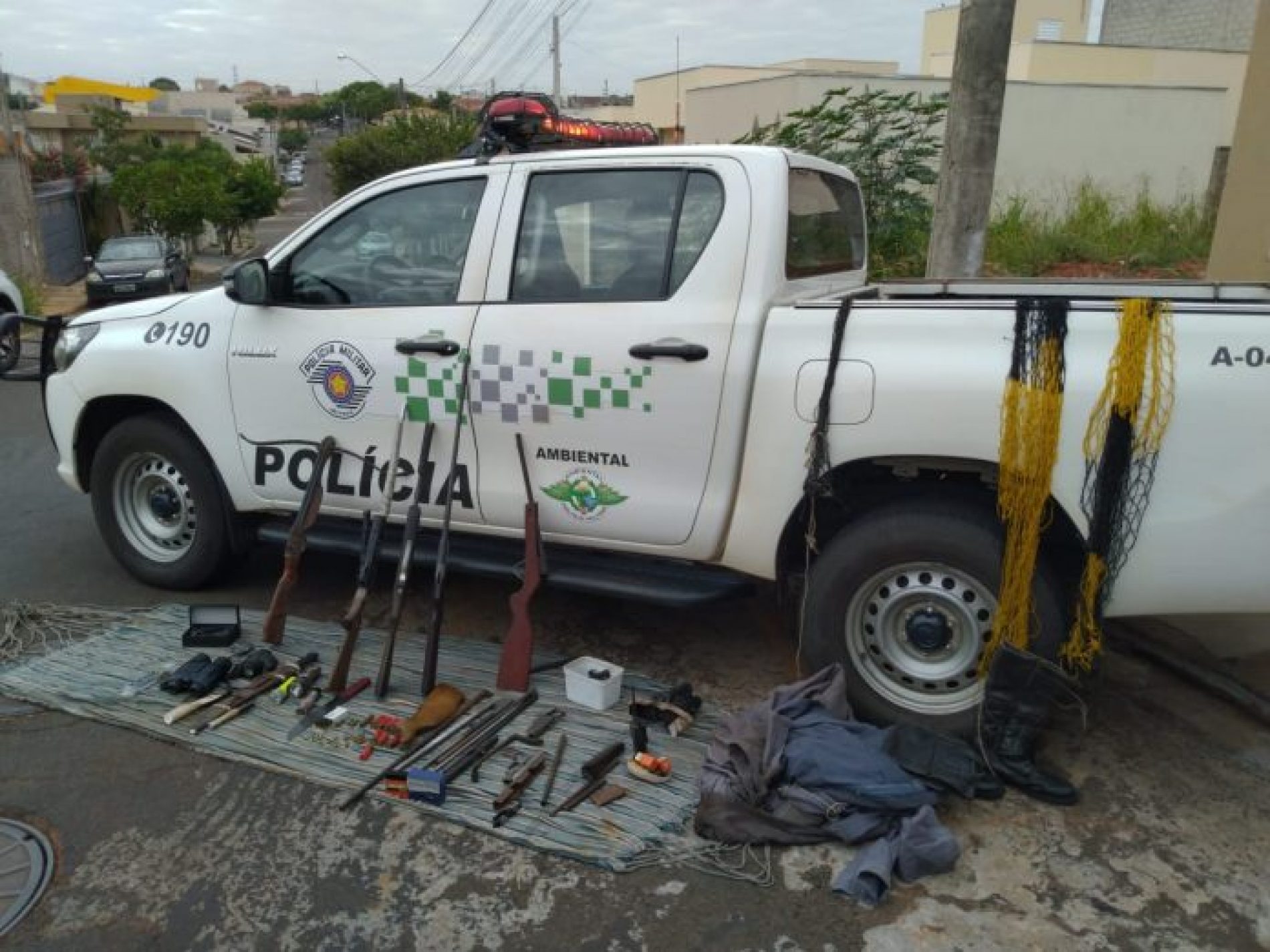 REGIÃO: Homem é preso com armas, munições e partes de animais silvestres