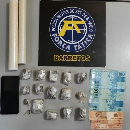 BARRETOS: Força Tática prende servente que armazenava drogas em sua residência no bairro José Faleiros
