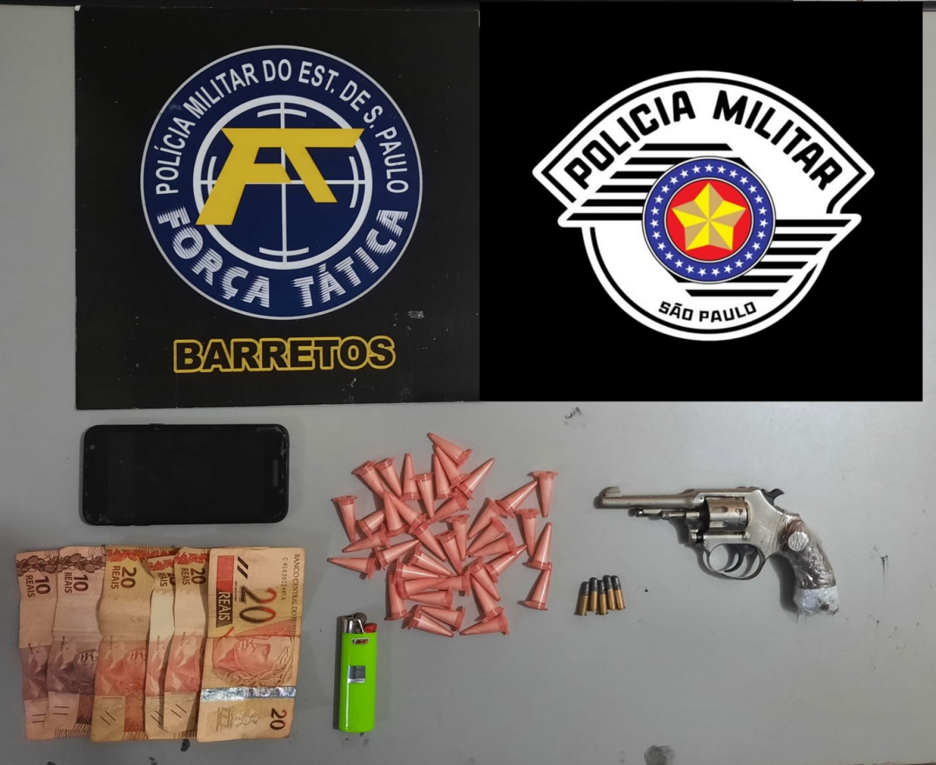 BARRETOS: Irmãos são presos por traficarem drogas no Barretos II
