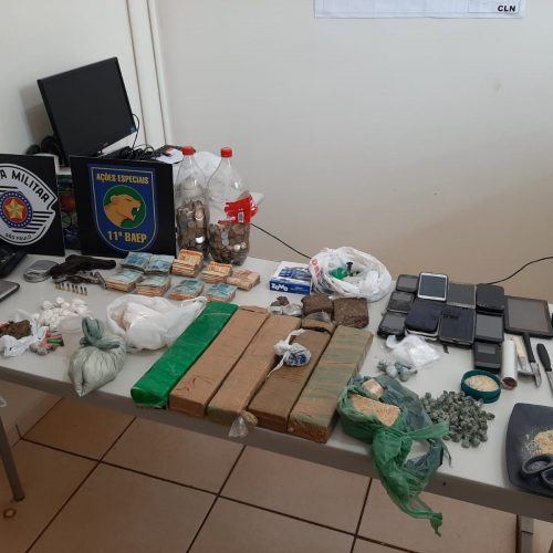 COLINA: Polícia Militar prende traficante com grande quantidade de drogas