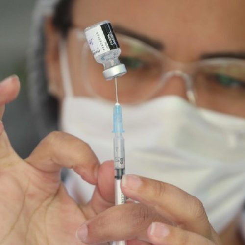 Governo de SP suspende temporariamente início da vacinação dos adolescentes até regularização do recebimento das doses pelo Ministério da Saúde