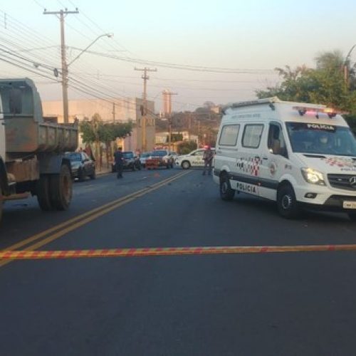 REGIÃO: Motociclista de 23 anos morre após bater em caminhão