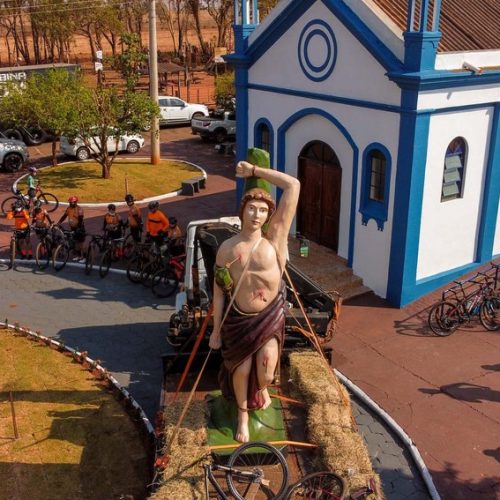 Alberto Moreira, em Barretos, SP, busca título de melhor vila turística do mundo