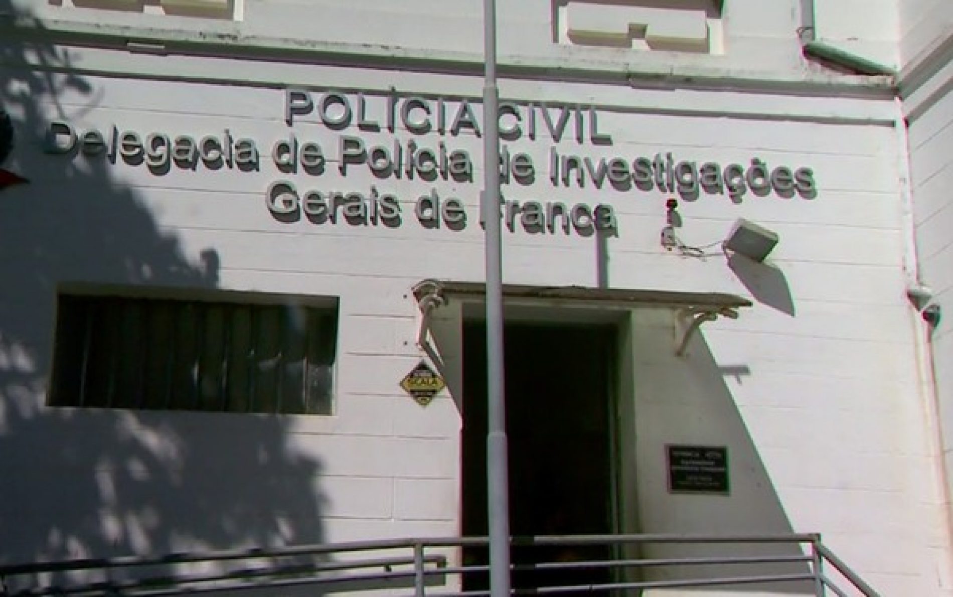 REGIÃO: Jovem em surto psicótico morre baleado por policial militar