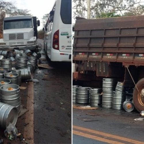 BARRETOS: Acidente com caminhões deixa 2 motoristas feridos