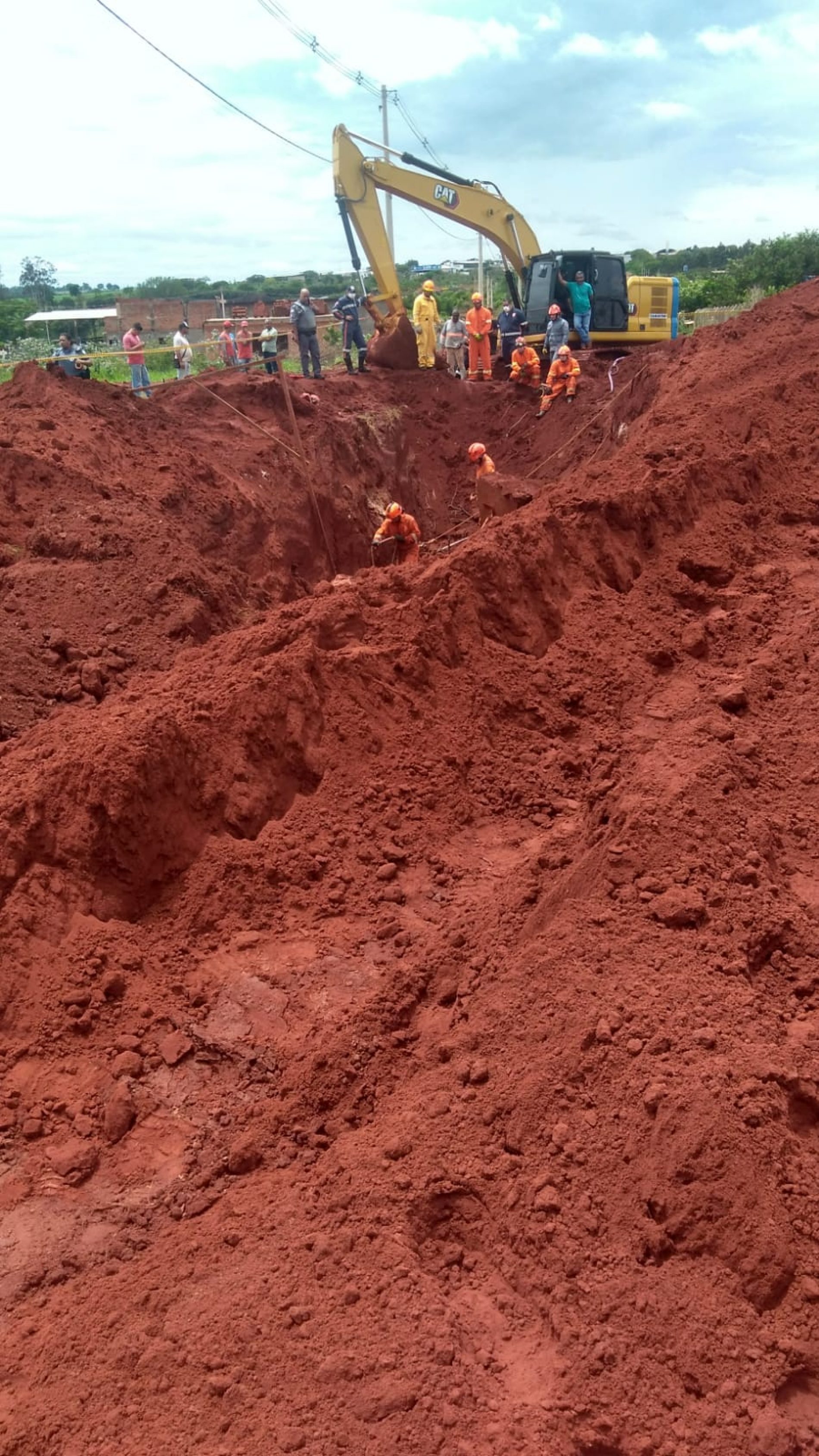 BARRETOS: Homem morre em soterramento em obra no Distrito Industrial