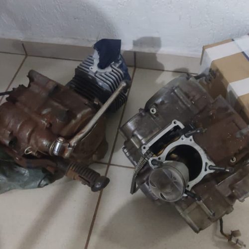 BARRETOS: Durante “Operação desmanche” Policia Militar apreende motores de moto em oficina
