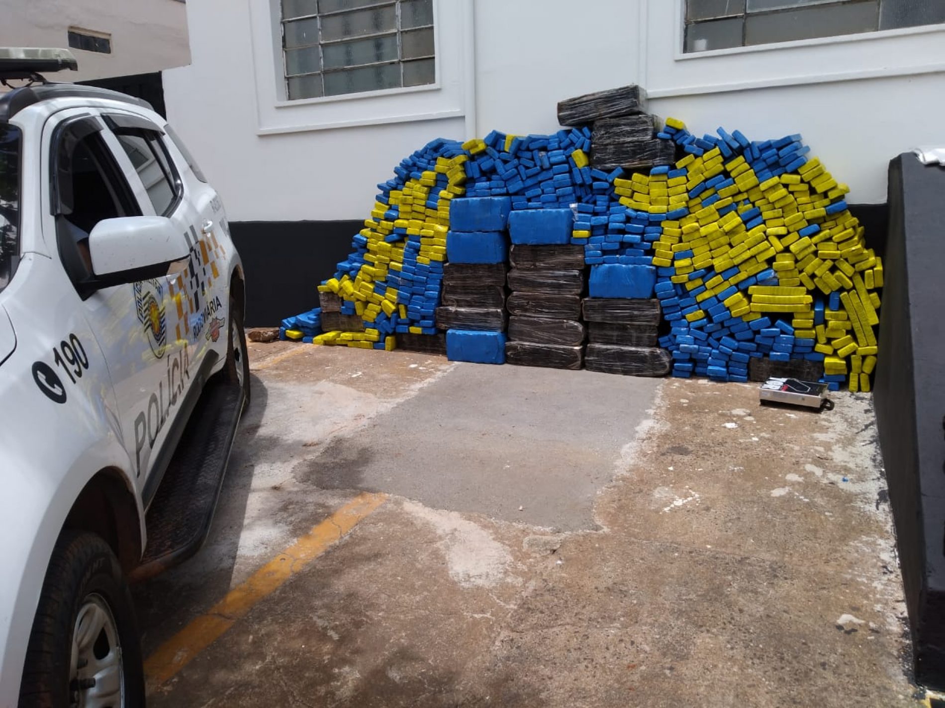 Policia Rodoviária apreende quase 1500 quilos de maconha em duas operações na região