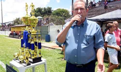 BARRETOS: Odair Silva prefeito eleito acompanha final do Campeonato Varzeano Série A