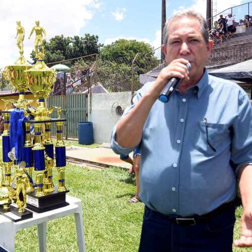 BARRETOS: Odair Silva prefeito eleito acompanha final do Campeonato Varzeano Série A